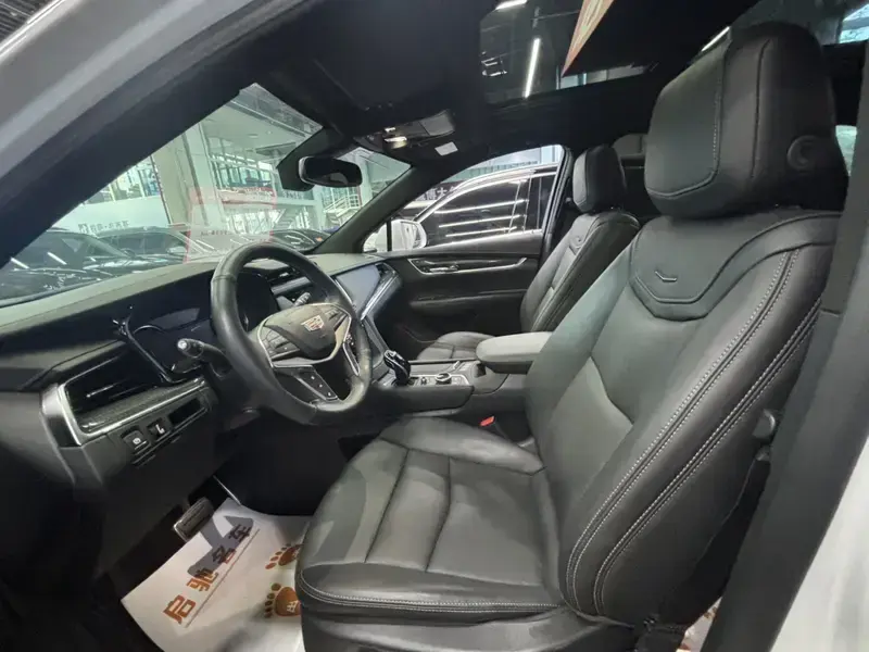 2022 Cadillac XT5 с пробегом 69 800 км