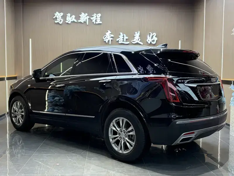 2021 Cadillac XT5 с пробегом 45 000 км