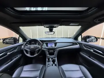 2021 Cadillac XT5 с пробегом 45 000 км