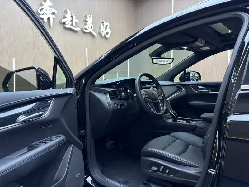 2021 Cadillac XT5 с пробегом 45 000 км
