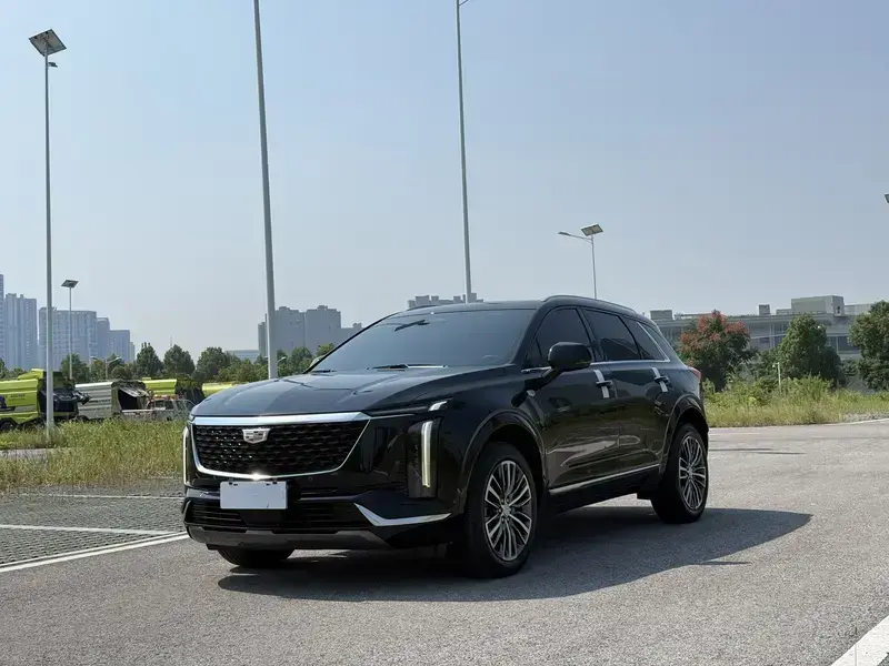 2025 Cadillac XT5 с пробегом 18 500 км