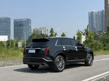 2025 Cadillac XT5 с пробегом 18 500 км