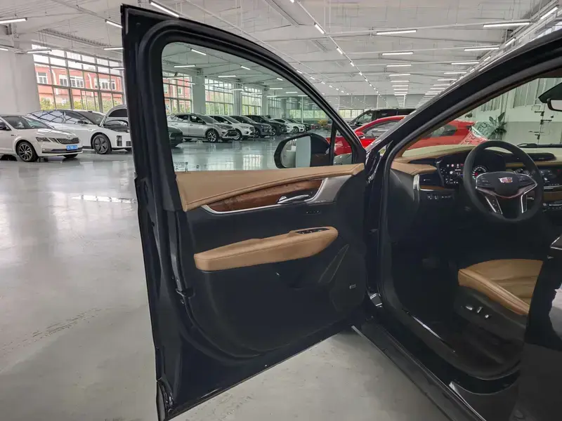 2020 Cadillac XT5 с пробегом 48 600 км