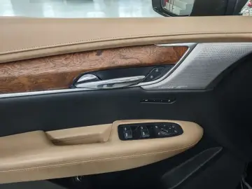 2020 Cadillac XT5 с пробегом 48 600 км
