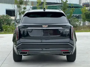2025 Cadillac XT5 с пробегом 16 000 км