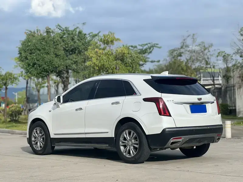 2020 Cadillac XT5 с пробегом 83 000 км