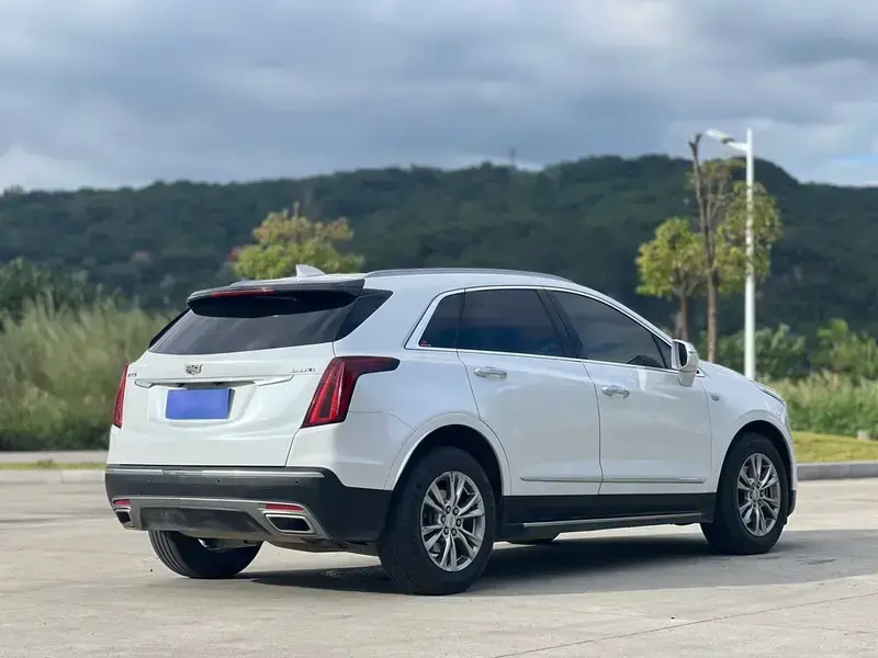 2020 Cadillac XT5 с пробегом 83 000 км