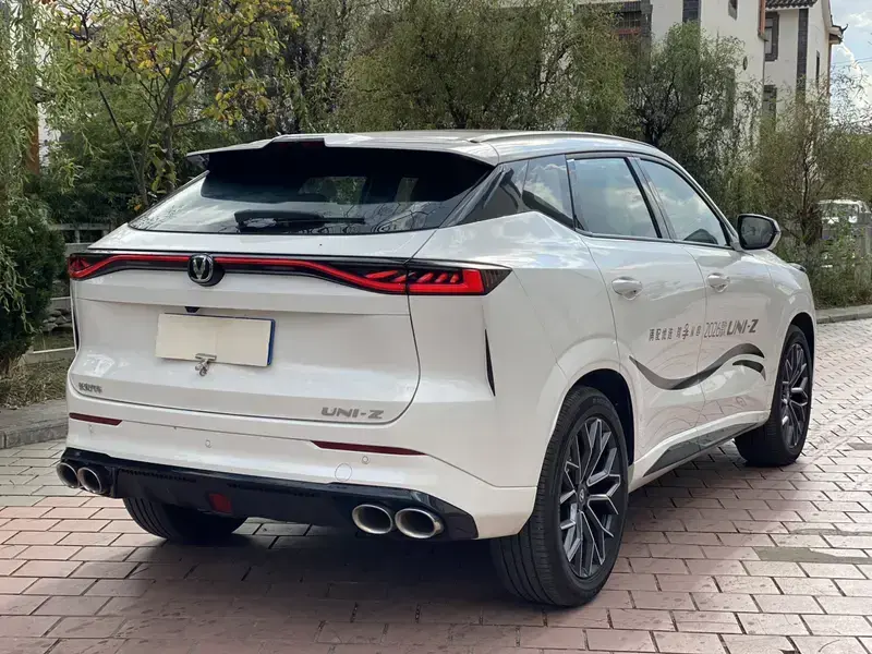 2025 Changan UNI-Z с пробегом 1 000 км