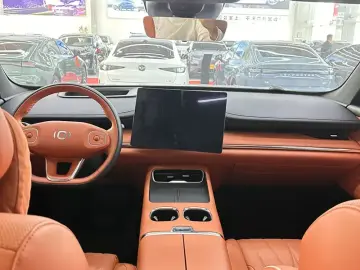 2025 Changan Qiyuan Q07 с пробегом 38 000 км