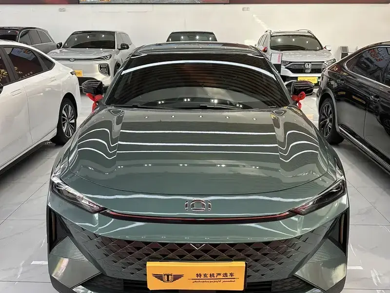 2024 Changan UNI-V с пробегом 43 000 км