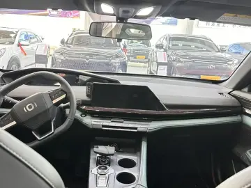 2024 Changan UNI-V с пробегом 43 000 км