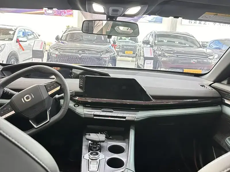 2024 Changan UNI-V с пробегом 43 000 км