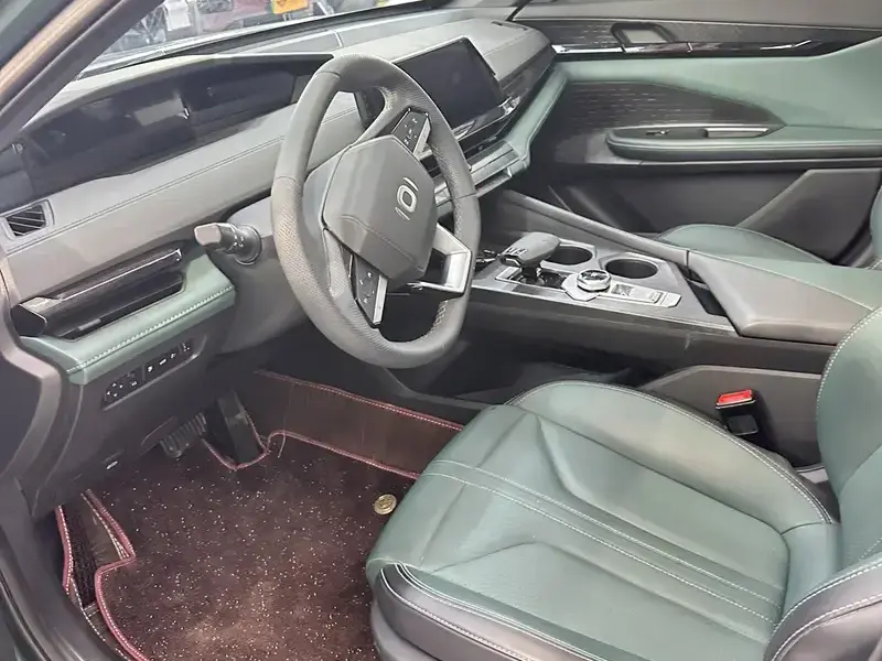 2024 Changan UNI-V с пробегом 43 000 км