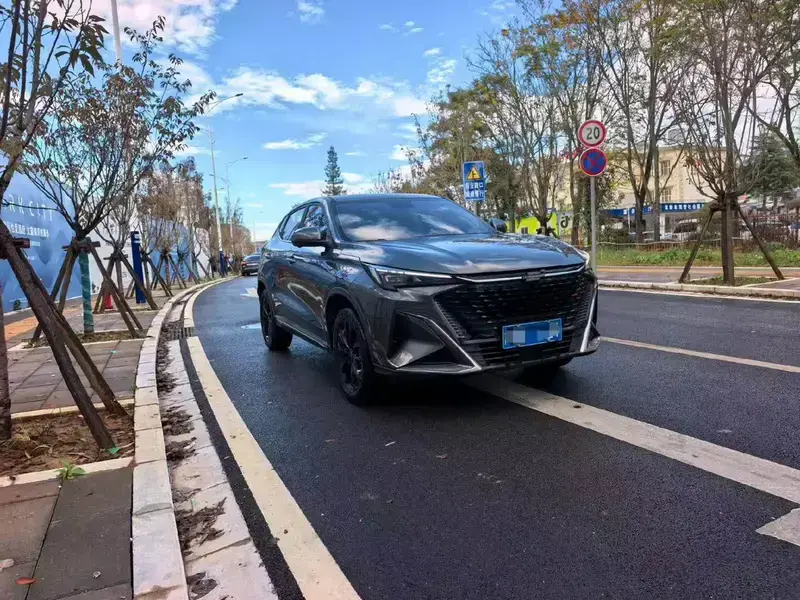 2023 Oshan X5 Plus с пробегом 21 000 км