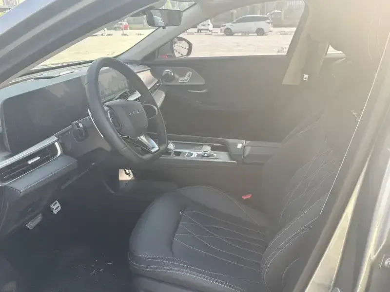 2025 Chery Arrizo 8 с пробегом 2 500 км