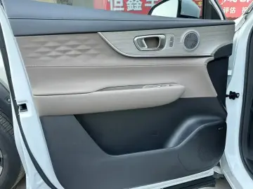 2025 Chery Tiggo 8 Plus с пробегом 9 000 км