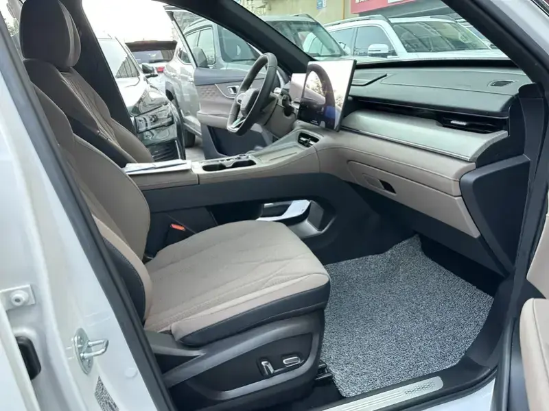 2025 Chery Tiggo 8 Plus с пробегом 9 000 км