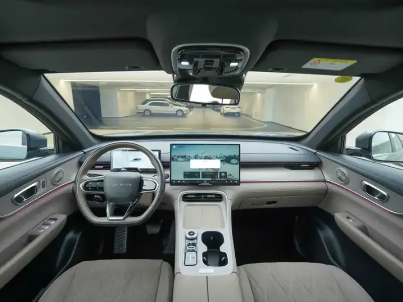 2025 Chery Fulwin T8 с пробегом 18 000 км