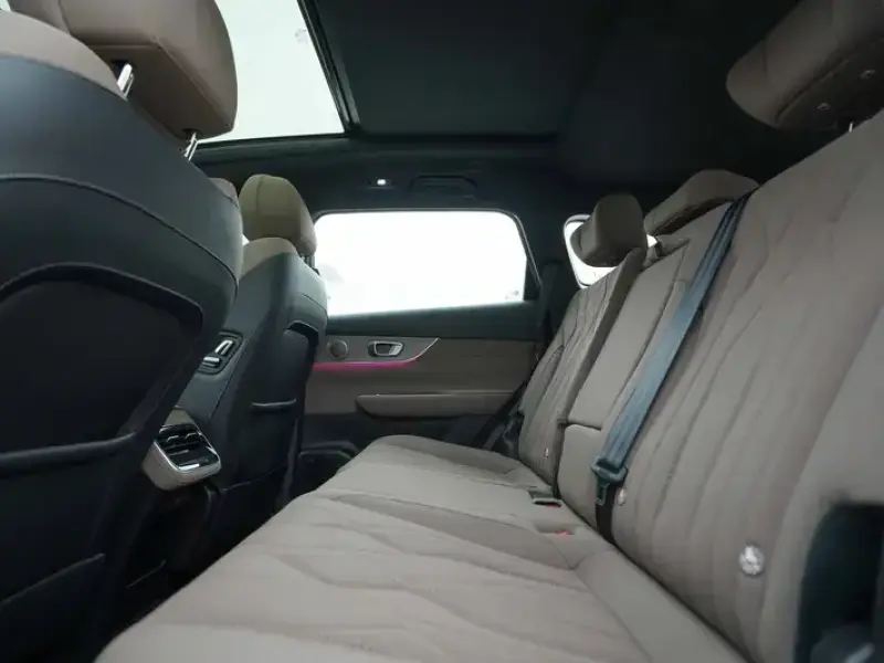 2025 Chery Fulwin T8 с пробегом 18 000 км