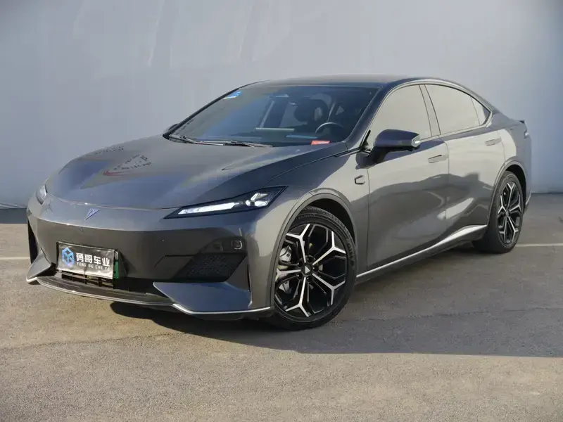 2024 Changan Deepal SL03 с пробегом 70 000 км