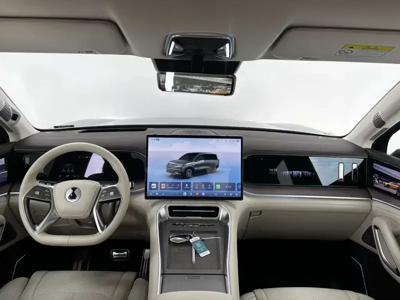 2025 Denza N9 с пробегом 11 000 км