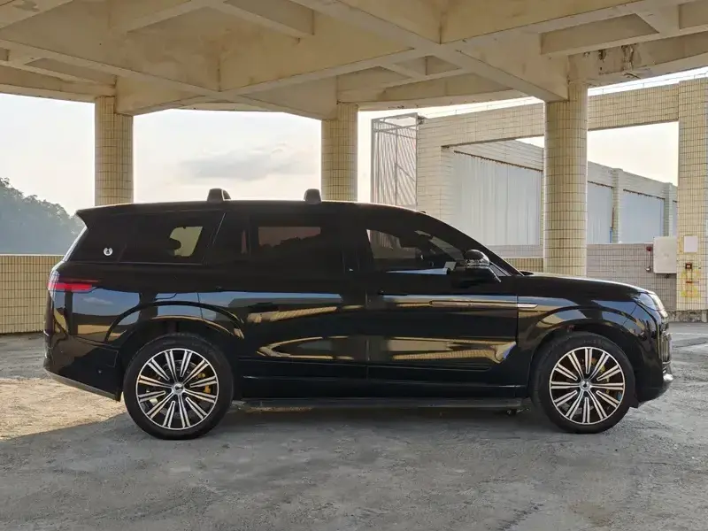 2025 Denza N9 с пробегом 46 900 км