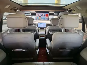 2025 Denza N9 с пробегом 46 900 км