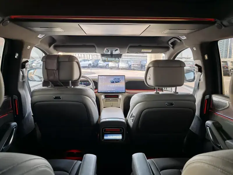 2025 Denza N9 с пробегом 46 900 км