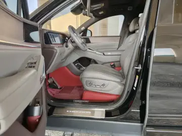 2025 Denza N9 с пробегом 46 900 км