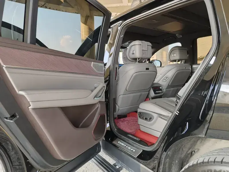 2025 Denza N9 с пробегом 46 900 км