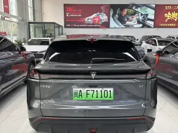 2023 Changan Deepal S07 с пробегом 11 000 км
