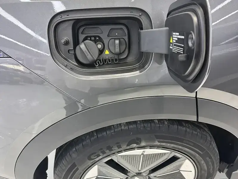 2023 Changan Deepal S07 с пробегом 11 000 км