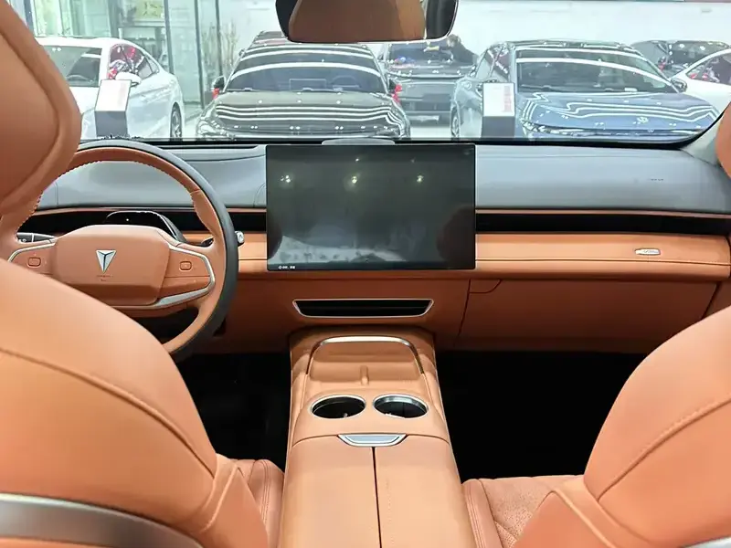 2023 Changan Deepal S07 с пробегом 11 000 км