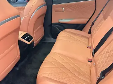 2023 Changan Deepal S07 с пробегом 11 000 км