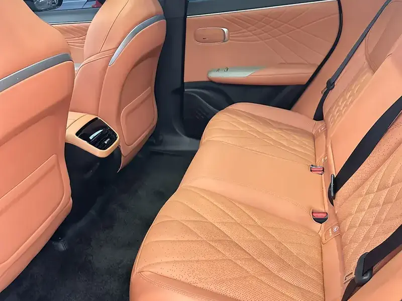 2023 Changan Deepal S07 с пробегом 11 000 км
