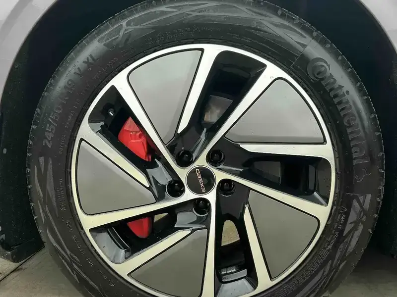 2025 Exeed Exlantix ES с пробегом 21 000 км