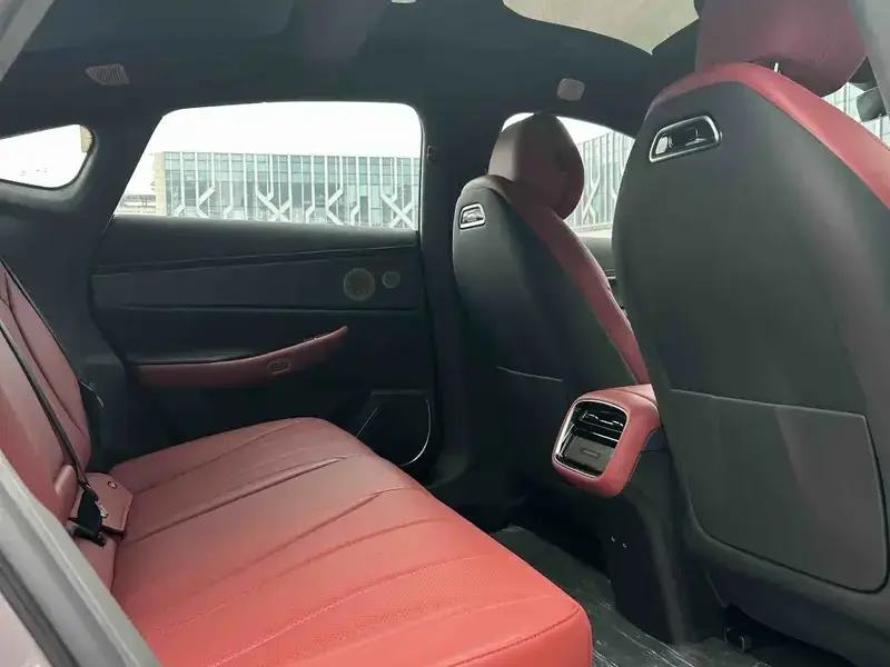 2025 Exeed Exlantix ES с пробегом 21 000 км