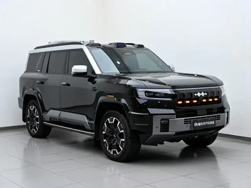 2025 BYD FangChengBao Leopard 8 с пробегом 16 900 км