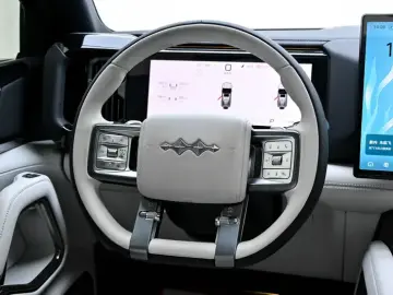 2025 BYD FangChengBao Leopard 8 с пробегом 16 900 км