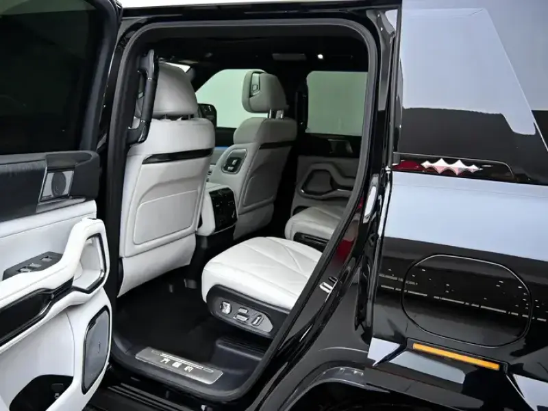 2025 BYD FangChengBao Leopard 8 с пробегом 16 900 км