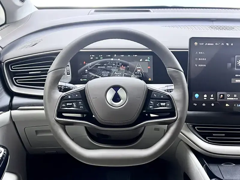 2022 Denza D9 с пробегом 51 800 км