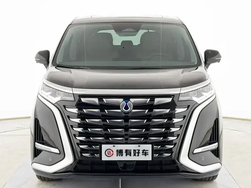 2022 Denza D9 с пробегом 41 000 км