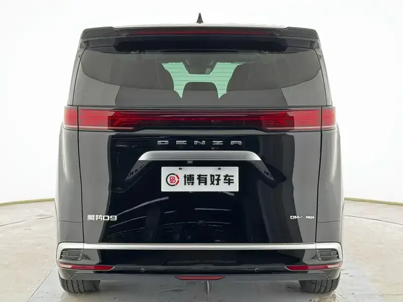 2022 Denza D9 с пробегом 41 000 км