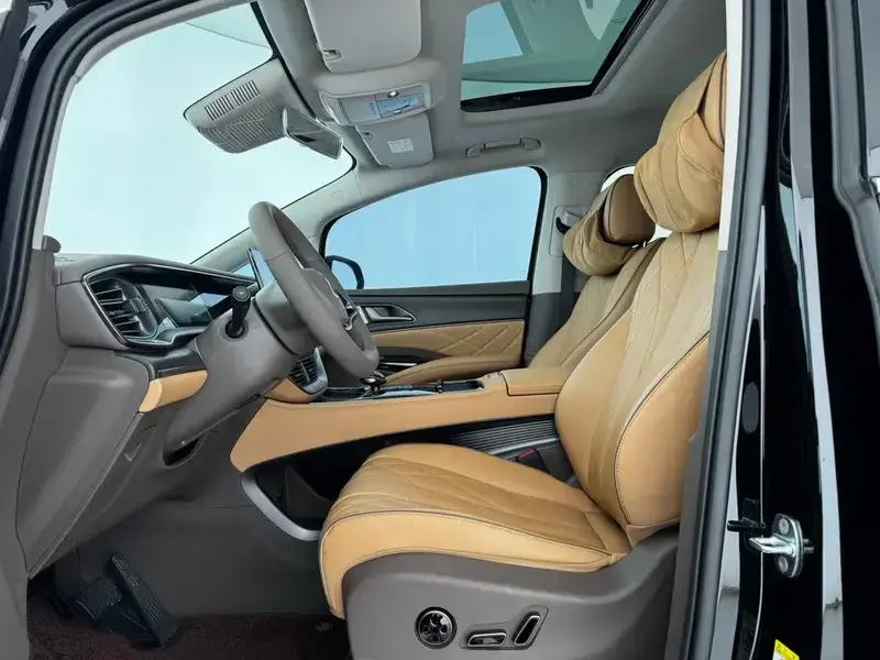 2022 Denza D9 с пробегом 41 000 км