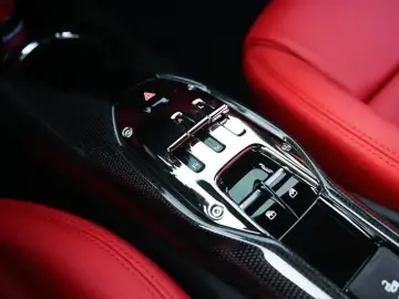 2021 Ferrari 296 с пробегом 5 700 км