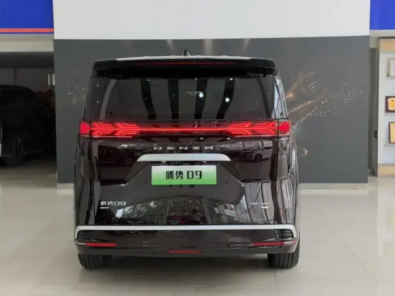 2026 Denza D9 с пробегом 4 000 км