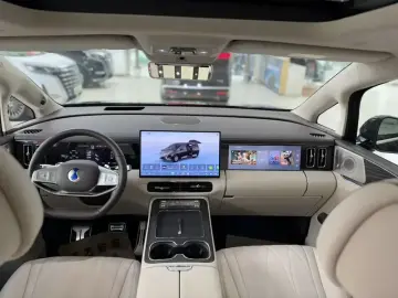2026 Denza D9 с пробегом 4 000 км