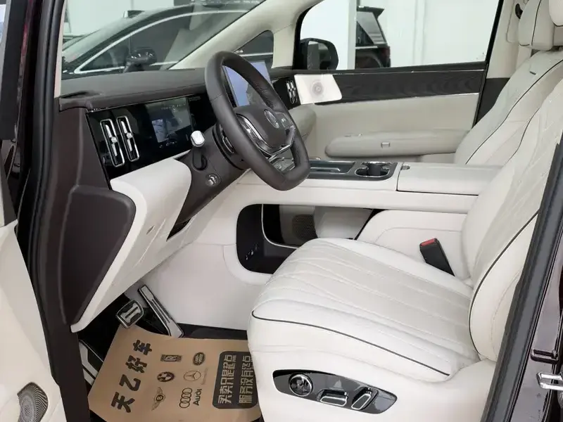 2026 Denza D9 с пробегом 4 000 км