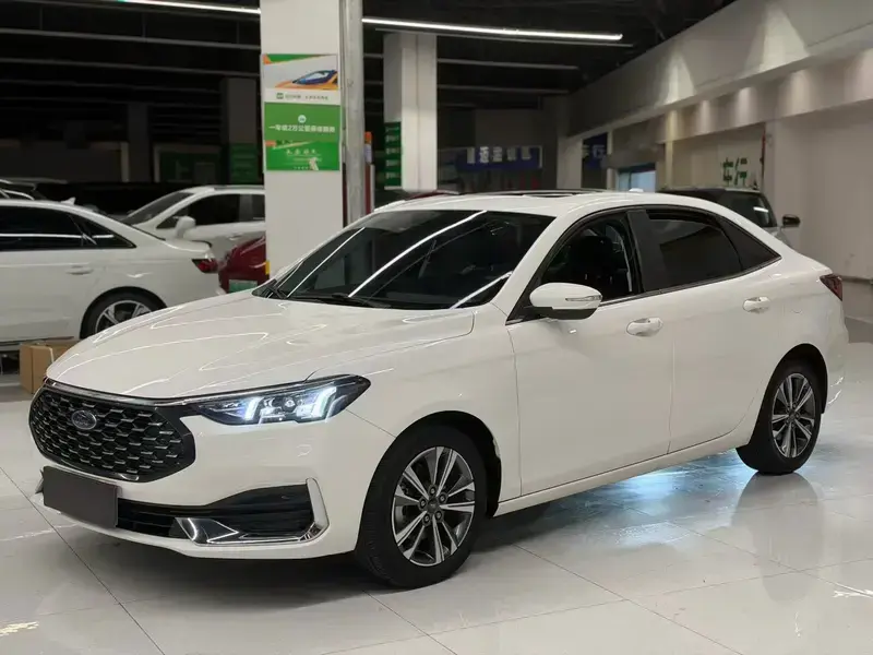 2021 Ford Escort с пробегом 104 000 км
