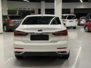 2021 Ford Escort с пробегом 104 000 км